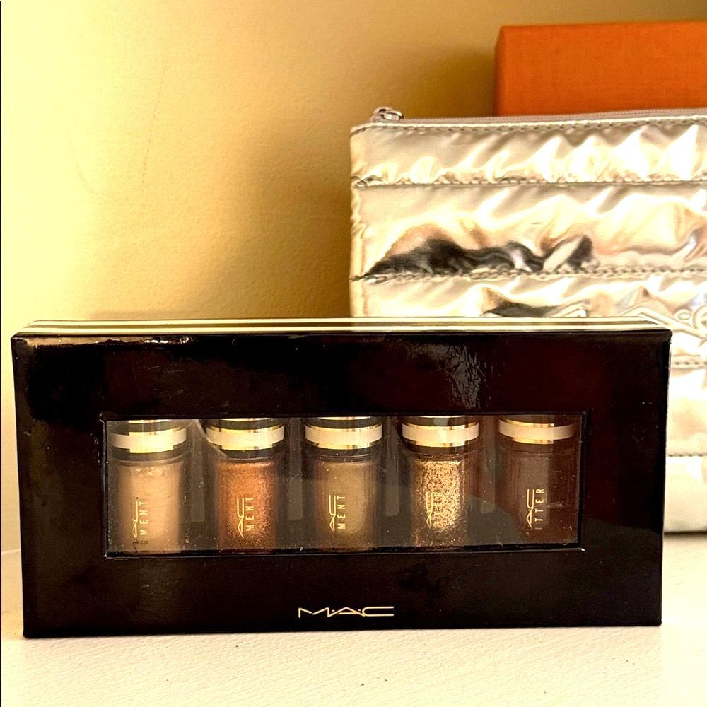 MAC Cosmetics set 5 eyeshadow glitters limited edition Gold Black Beige w/pouch
